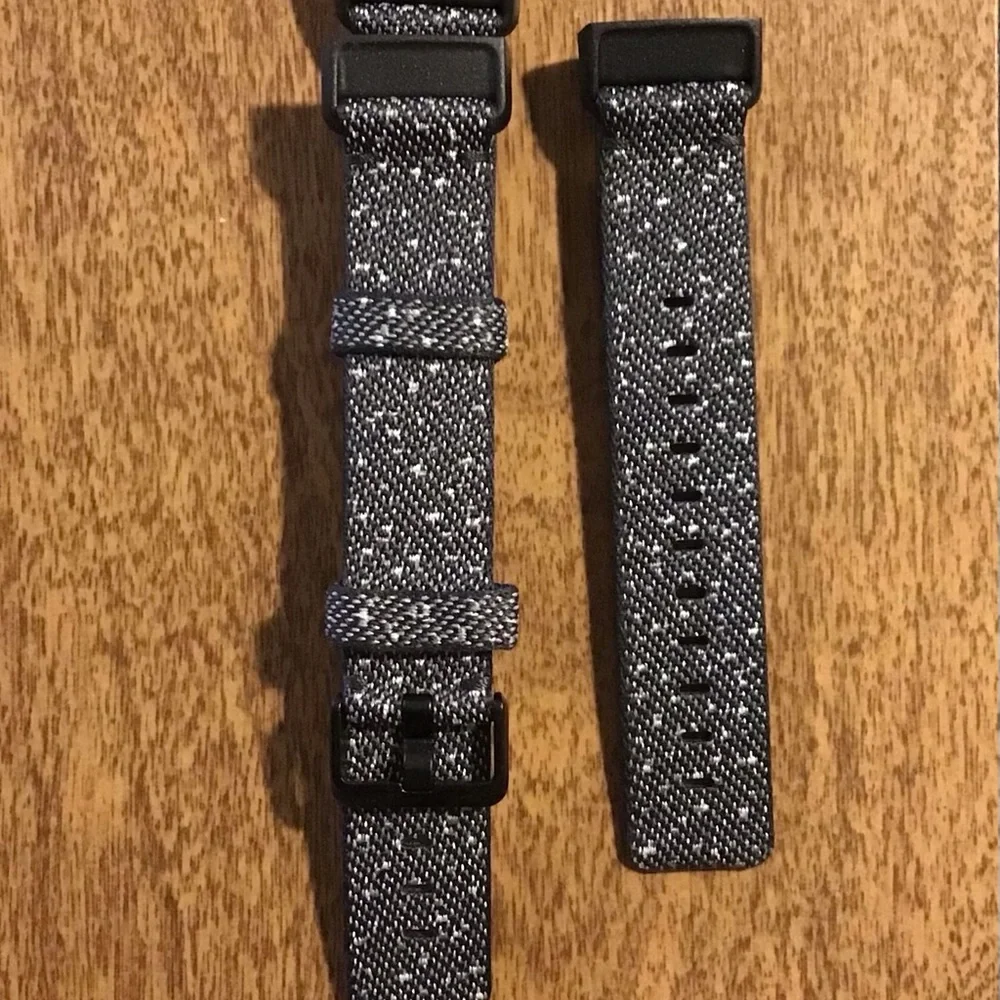 Fitbit band bundle and charger - 6 piece set